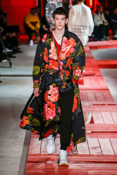 Look 30